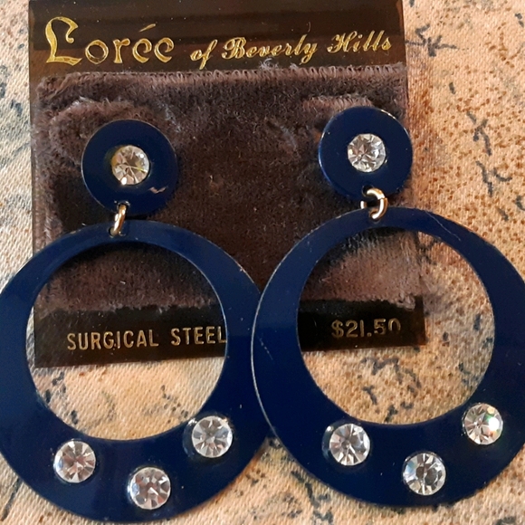 Earrings - Picture 1 of 4